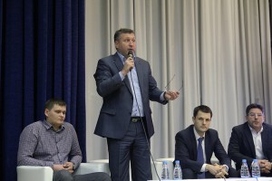 Депутат МГД Сергей Зверев на публичных слушаниях