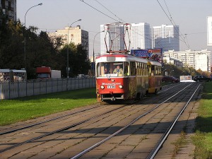 В Южном округе планирует обособить трамвайные пути на Севастопольском проспекте