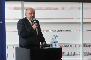 Владимир Дудочкин принял участие в круглом столе по вопросам реализации программы капремонта в Москве