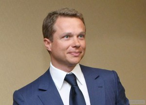 Максим Ликсутов: В 2016 году проезд в маршрутках для льготников будет бесплатным