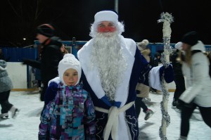 С праздниками жителей нашего района поздравил Дед Мороз