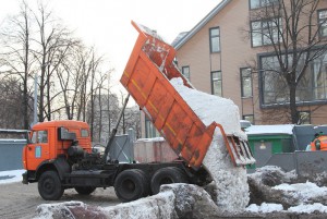 Контролировать уборку улиц и дворов в Москве помогают камеры наблюдения