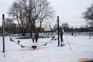 Детские площадки в столичных парках приведут в порядок к середине апреля