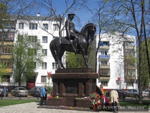 Открытие памятника Роккоссовскому в мае 2015 года