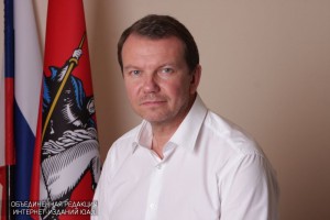 Михаил Львов поздравил жителей района с Днем Конституции