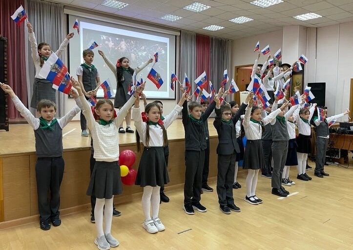 Фестиваль патриотической песни состоялся в школе №1375. Фото: официальная страница школы №1375 в социальных сетях