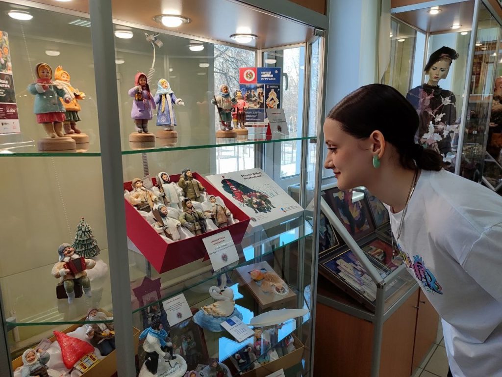 Выставка ватных игрушек открылась в музее КДПИ имени Карла Фаберже. Фото: официальная страница КДПИ имени Карла Фаберже в социальных сетях