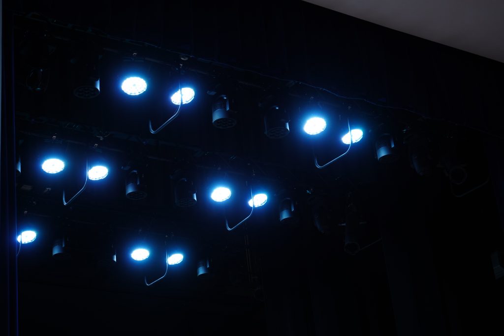 Дом культуры «Нагатино» пригласил жителей района на концерт студии эстрадной песни. Фото: Анна Быкова, «Вечерняя Москва»