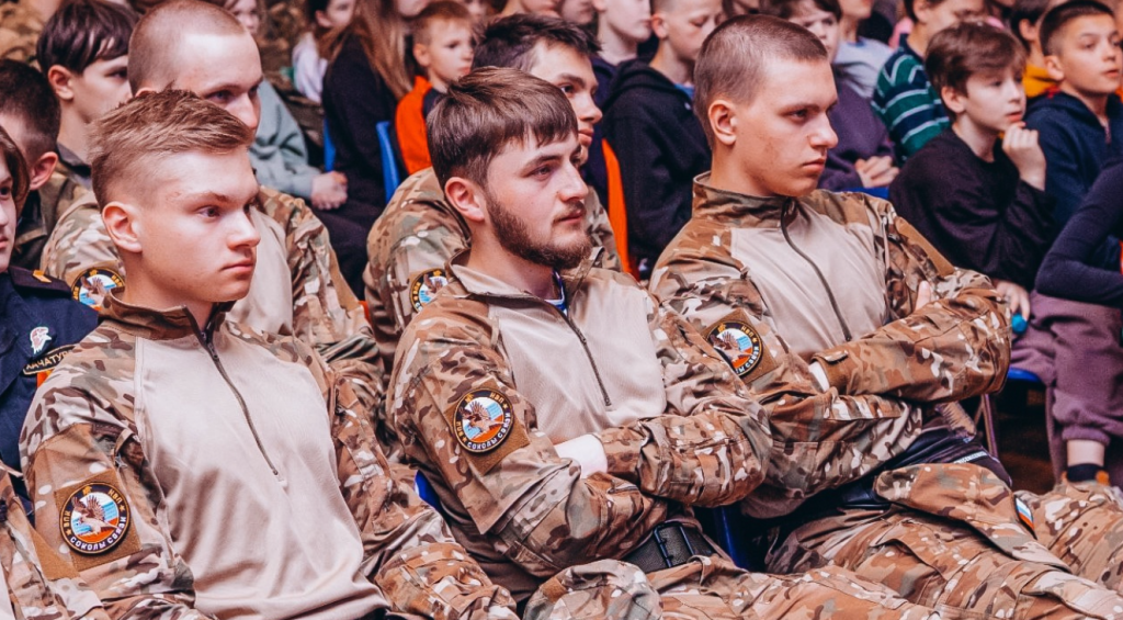 Сотрудники Колледжа связи №54 имени Петра Вострухина организовали спортивно-патриотические соревнования. Фото: официальная страница Колледжа связи №54 имени Петра Вострухина в социальных сетях