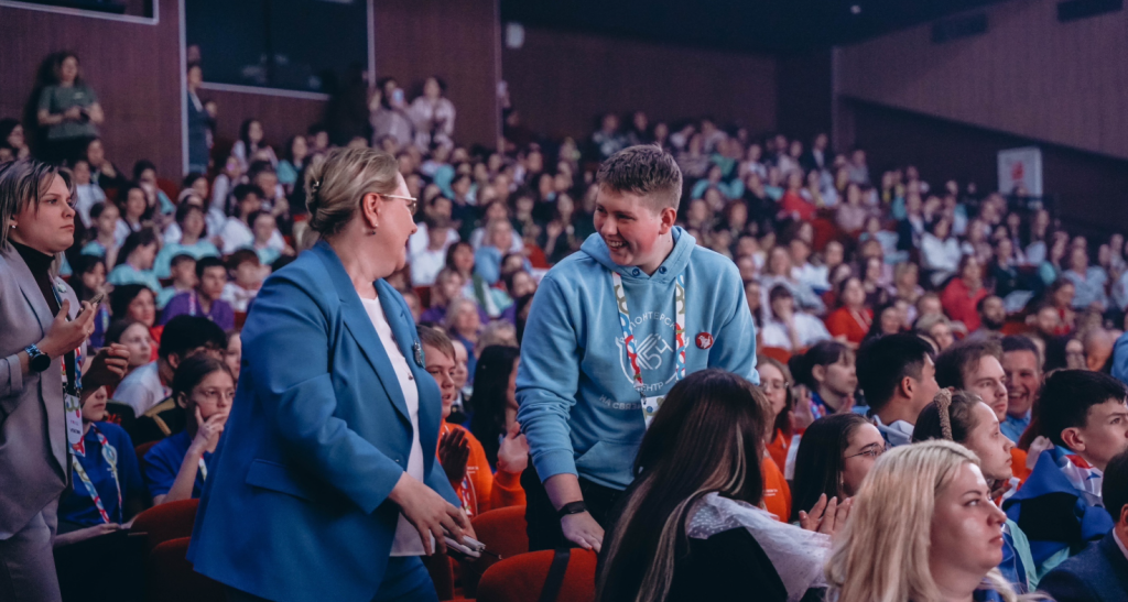 Волонтеры Колледжа связи №54 имени Петра Вострухина получили награды за свою деятельность. Фото: официальная страница Колледжа связи №54 имени Петра Вострухина в социальных сетях