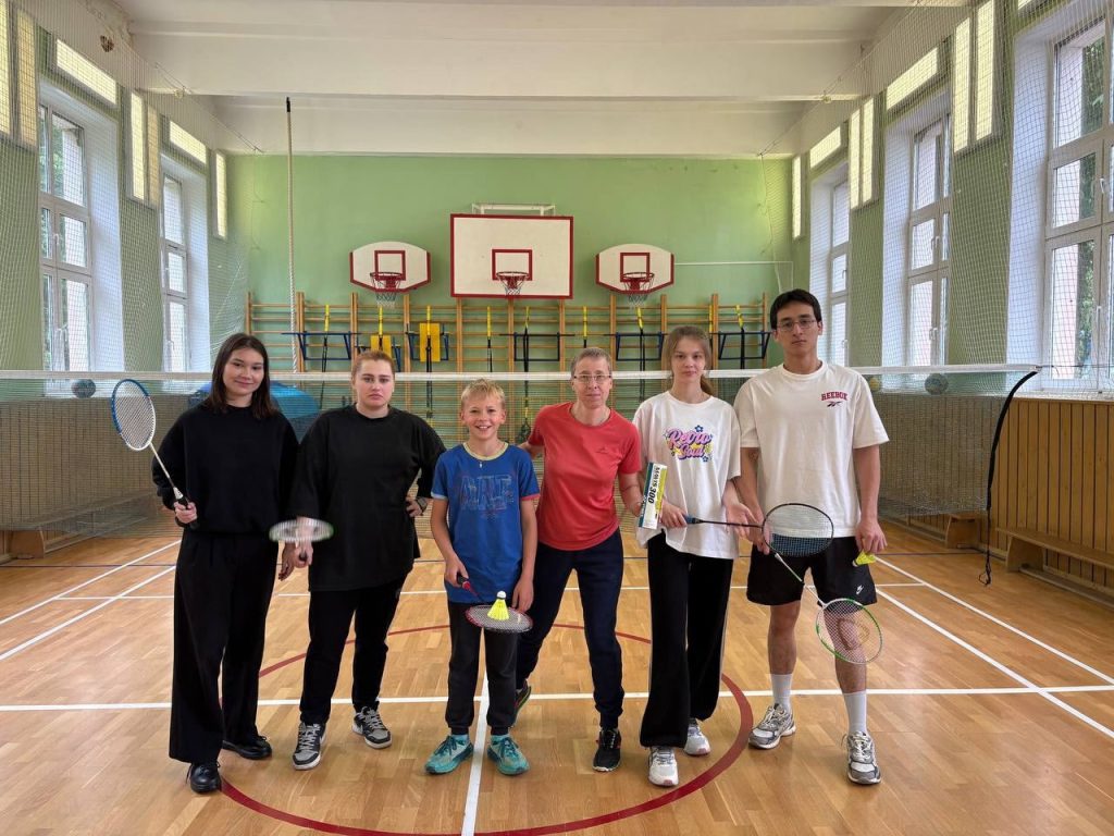 Сотрудники Колледжа ДПИ имени Карла Фаберже организовали спортивные мероприятия для студентов. Фото: официальная страница Колледжа декоративно-прикладного искусства имени Карла Фаберже в социальных сетях 