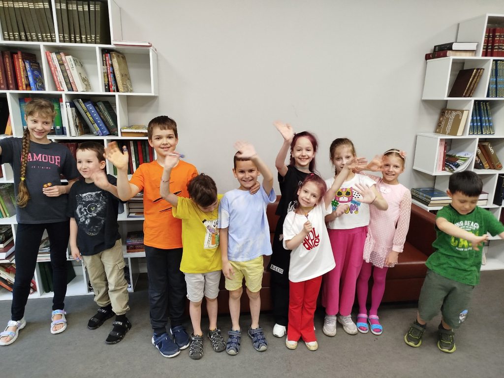 Персонал Библиотеки №162 имени Константина Симонова провел мероприятия в честь Дня защиты детей. Фото: официальная страница Библиотеки №162 имени Константина Симонова в социальных сетях 