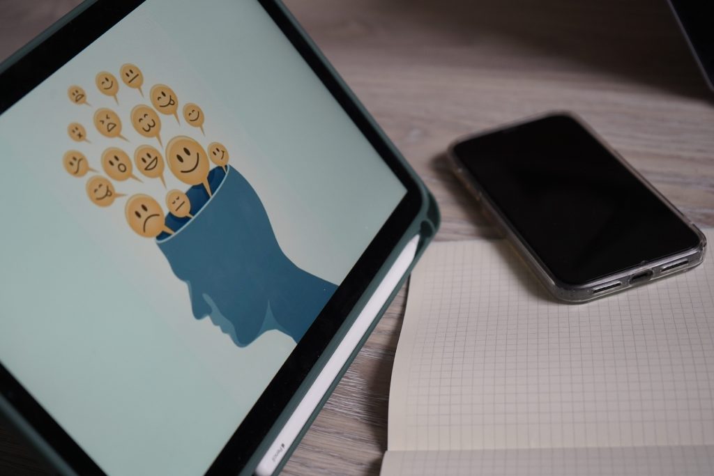 «Мозг в форме»: познавательное занятие для жителей Нагатинского Затона организуют в рамках проекта «Лето в Москве». Фото: Анна Быкова, «Вечерняя Москва»