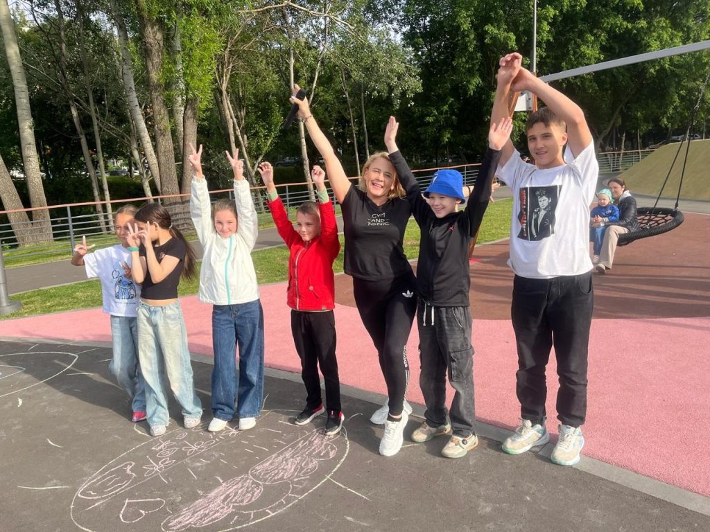 Праздник двора провели представители ОКЦ ЮАО. Фото: официальная страница Объединения культурных и досуговых центров Южного административного округа в социальных сетях