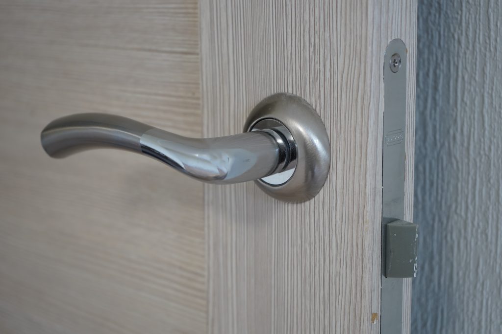 Ветерану Великой Отечественной войны отремонтировали квартиру в Нагатинском затоне. Фото: Анна Быкова, «Вечерняя Москва»