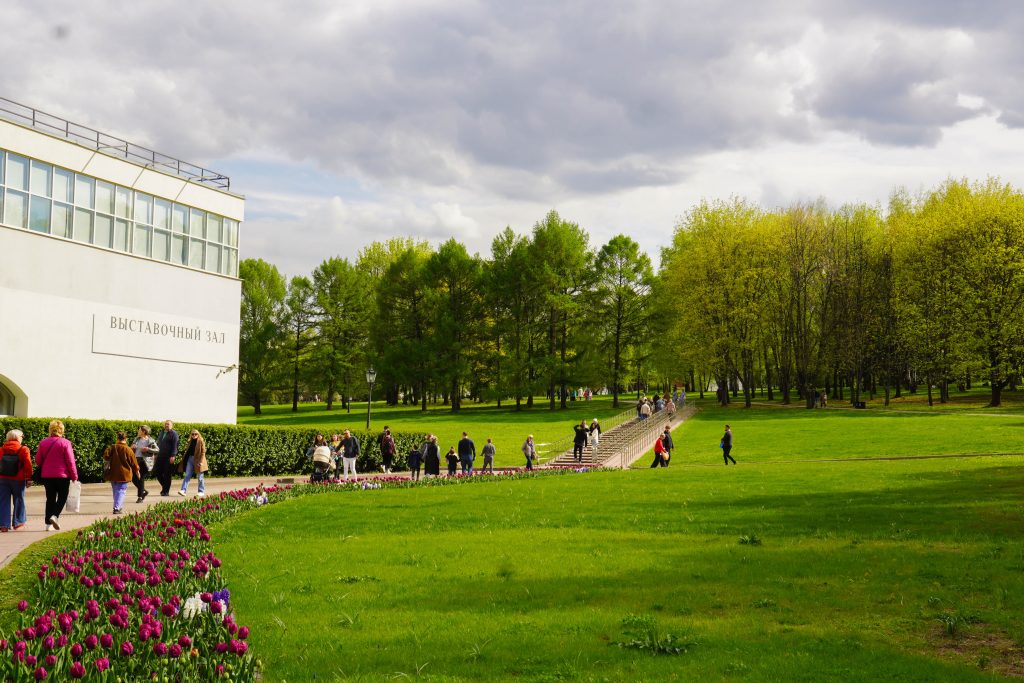 Винтажный маркет открылся в музее-заповеднике «Коломенское». Фото: Анна Быкова, «Вечерняя Москва»