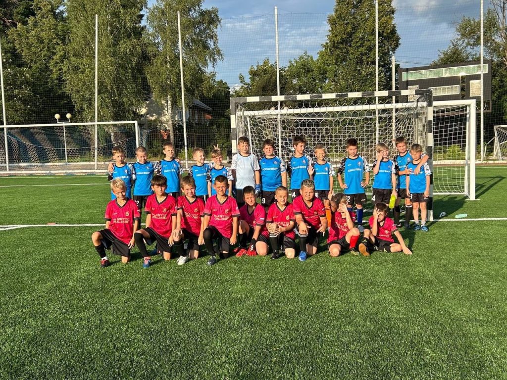 Воспитанники ФШ «Адмирал-ВМФ» приняли участие в товарищеском матче. Фото: официальная страница Футбольной школы «Адмирал-ВМФ» в социальных сетях