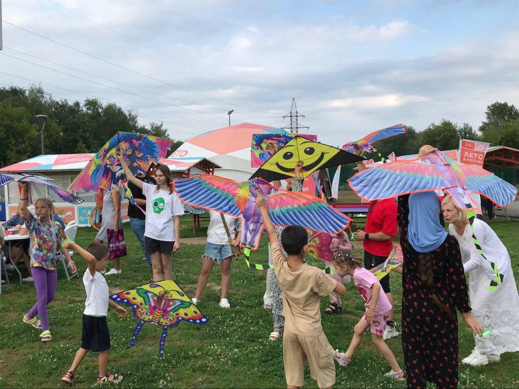 Сотрудники ОКЦ ЮАО провели посвященное Дню ВДВ мероприятие. Фото: предоставили представители пресс-службы Объединения культурных и досуговых центров Южного административного округа