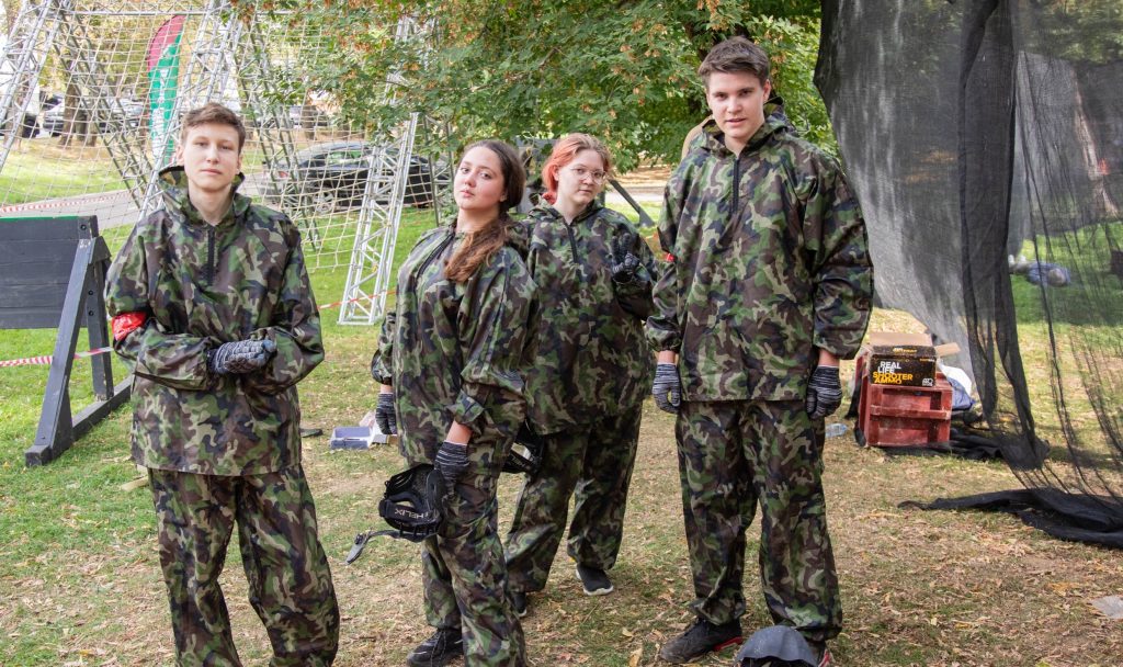 Студенты МГКЭИТ стали участниками тактической игры. Фото: официальная страница Московского государственного колледжа электромеханики и информационных технологий в социальных сетях
