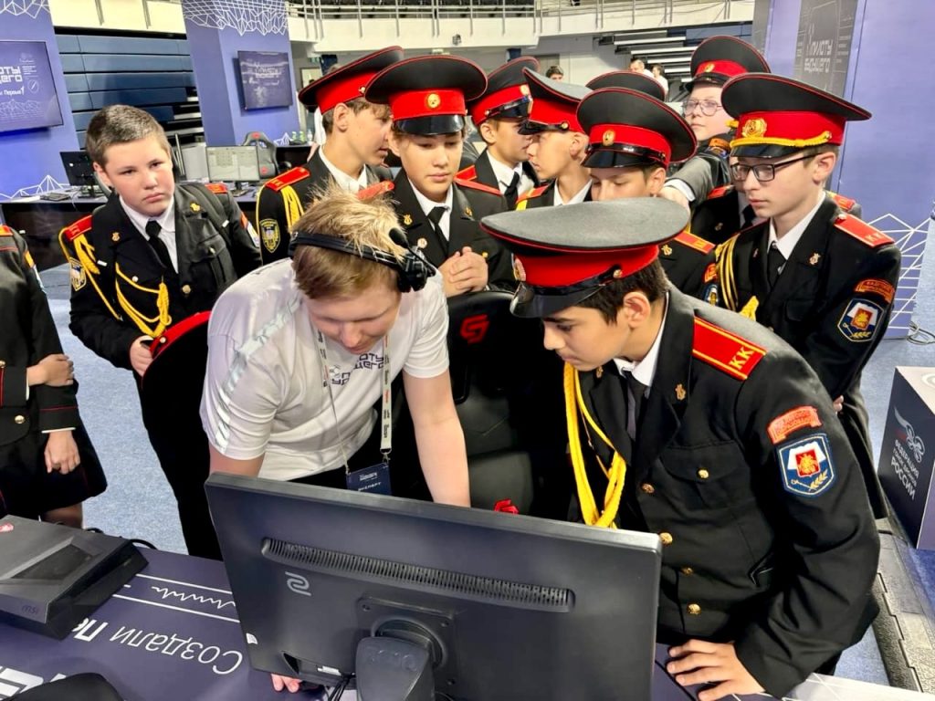 Кадеты школы №1770 посетили финал чемпионата пилотирования дронов. Фото: страница школы №1770 в социальных сетях 