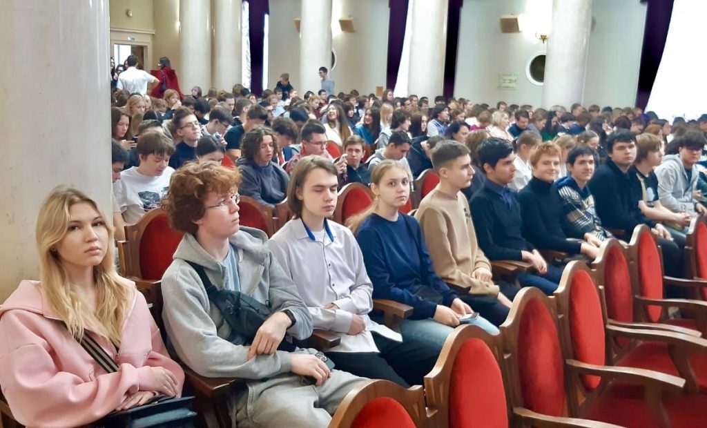 Ученики школы №1770 стали участниками деловой игры в МЭИ. Фото: официальная страница школы №1770 в социальных сетях