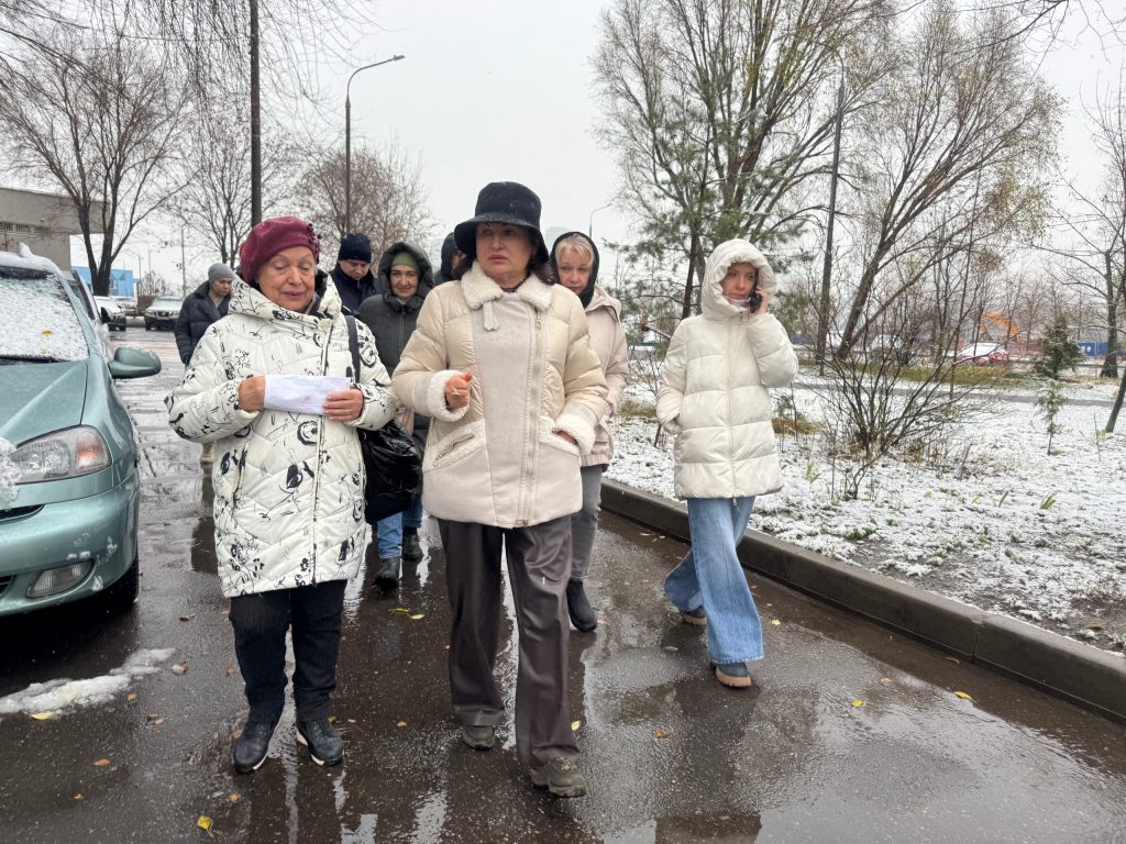 Обход территорий организовал глава управы Нагатинского Затона. Фото: официальная страница управы района Нагатинский Затон в социальных сетях