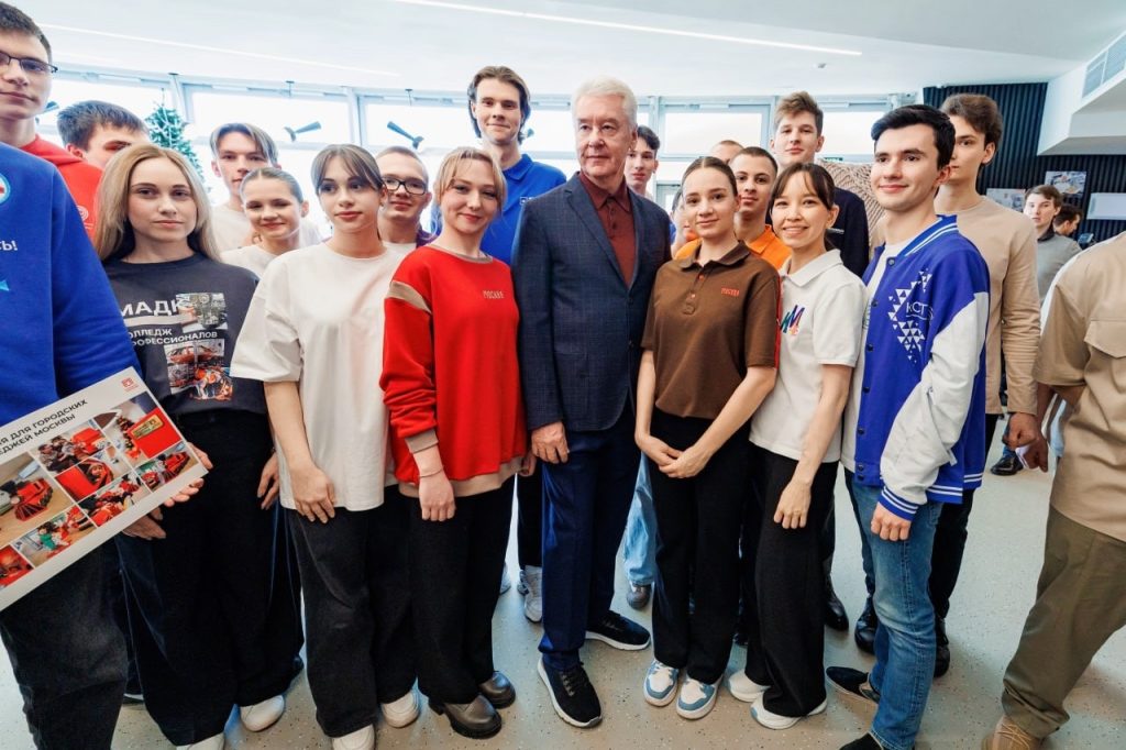 Выпускник Колледжа информационных технологий «ИТ.МОСКВА» присоединился ко встрече с мэром Москвы. Фото: официальная страница Колледжа информационных технологий «ИТ.МОСКВА» в социальных сетях