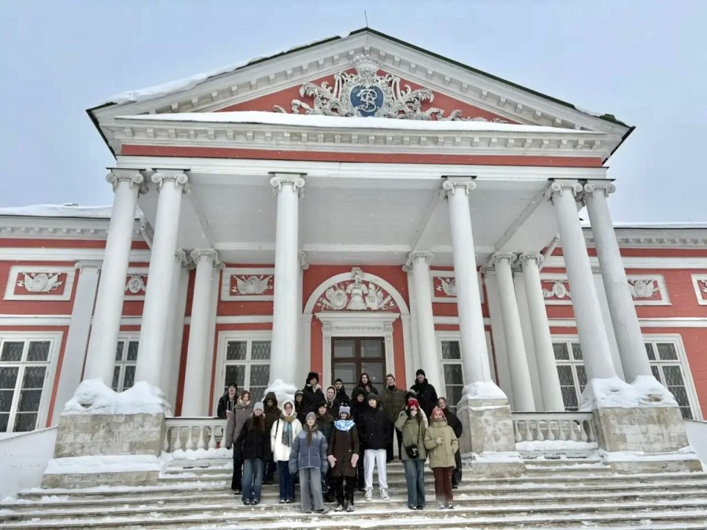 Десятиклассники школы №1770 посетили музей-заповедник «Кусково». Фото: официальная страница школы №1770 в социальных сетях