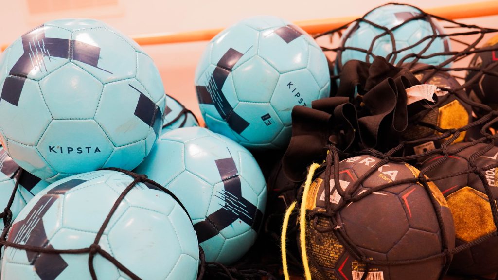 Воспитанники ФШ «Адмирал-ВМФ» приняли участие в матчах чемпионата Московской федерации футбола. Фото: Ксения Догонашева, «Вечерняя Москва»