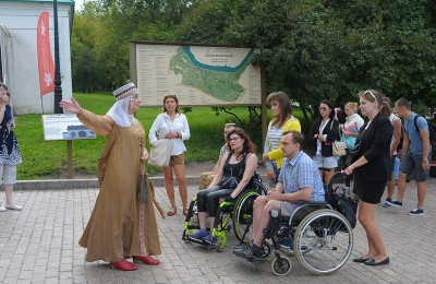 Музей-заповедник «Коломенское» посетили инвалиды-колясочники