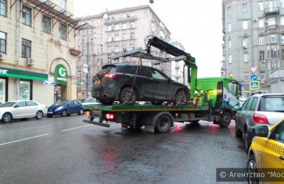 В Москве начали действовать новые правила эвакуации автомобилей
