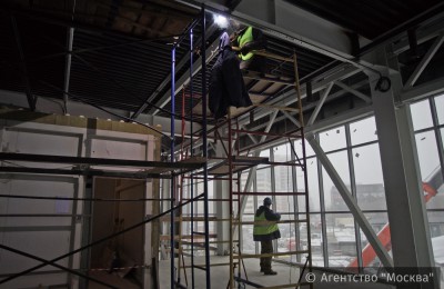 На станции метро «Технопарк» строители приступили к внутренней отделке помещений