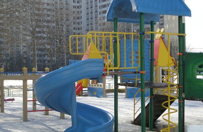 На портале «Активный гражданин» жители Нагатинского затона могут выбрать место для новой детской площадки