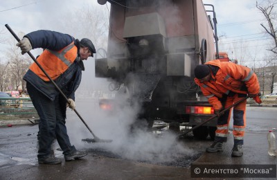 Ямочный ремонт дорог начал проводить «Жилищник» в районе Нагатинский затон