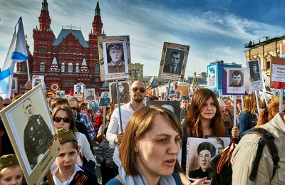 Более 700 тысяч человек приняли участие в акции «Бессмертный полк» в Москве
