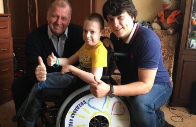 Представители партии «Единая Россия» помогли ребенку с ограниченными возможностями из ЮАО