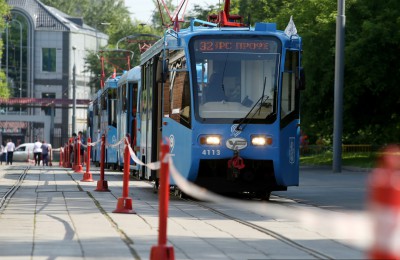 Движение в такт: после введения особого расписания скорость трамваев в Москве возросла, а время ожидания на остановке сократилось