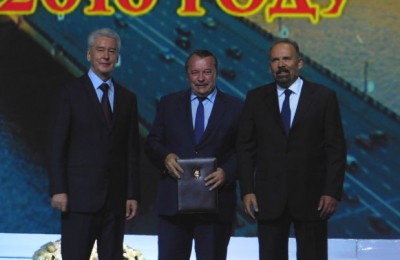 Префект ЮАО Алексей Челышев получил награду мэра Москвы за благоустройство округа