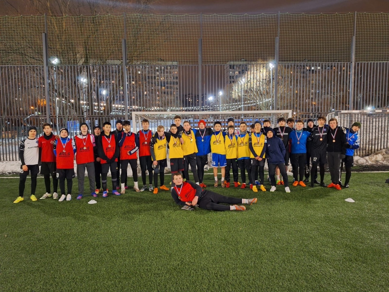 Сотрудники ДСЦ «Мир Молодых» провели турнир по мини-футболу. Фото: официальная страница ДСЦ «Мир Молодых» в социальных сетях