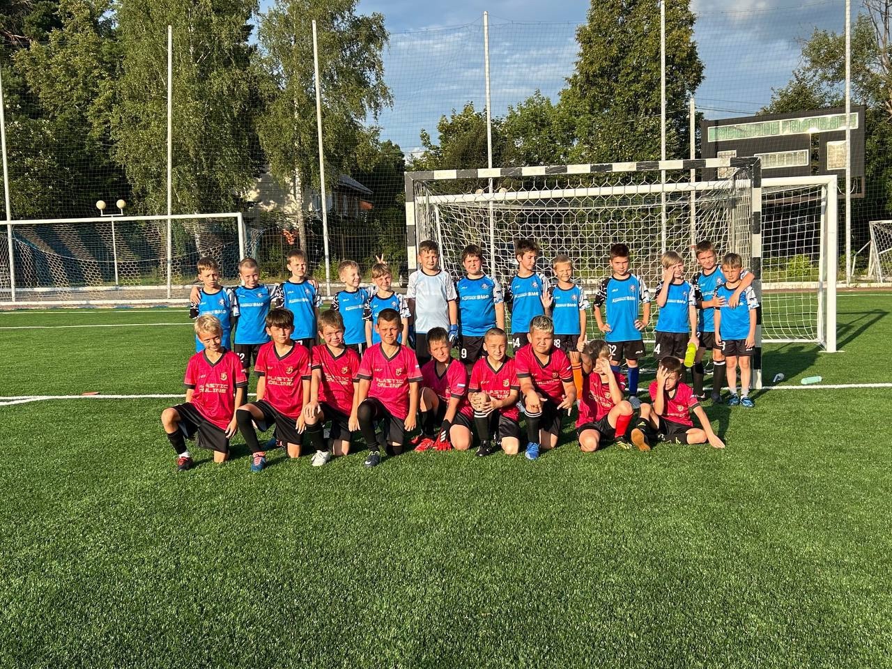 Воспитанники ФШ «Адмирал-ВМФ» приняли участие в товарищеском матче. Фото: официальная страница Футбольной школы «Адмирал-ВМФ» в социальных сетях