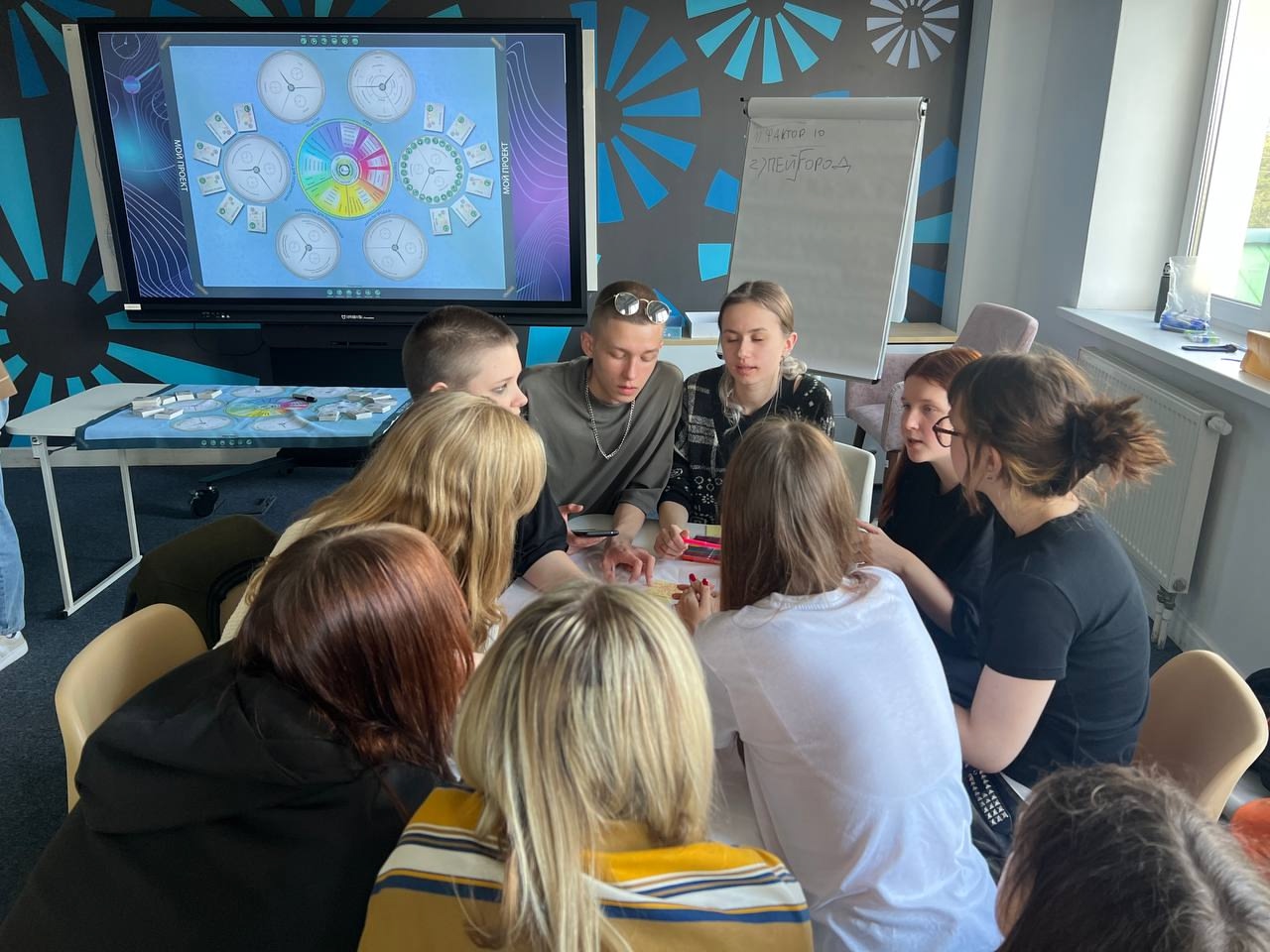 Студенты Колледжа ДПИ имени Карла Фаберже стали участниками тренинга в центре «Моя карьера». Фото: официальная страница Колледжа декоративно-прикладного искусства имени Карла Фаберже в социальных сетях