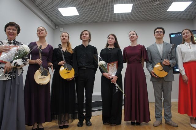 Юбилей со дня рождения Сергея Есенина отметили в библиотеке №162. Фото: страница библиотеки №162 имени Константина Симонова в социальных сетях