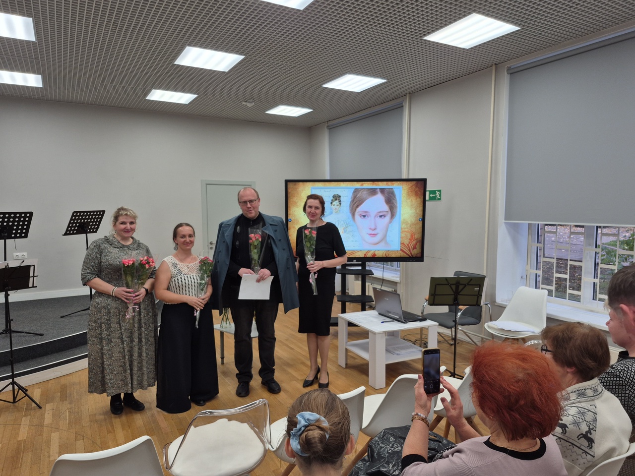 Спектакль о Наталье Ланской состоялся в библиотеке №162. Фото: страница библиотеки №162 имени Константина Симонова в социальных сетях