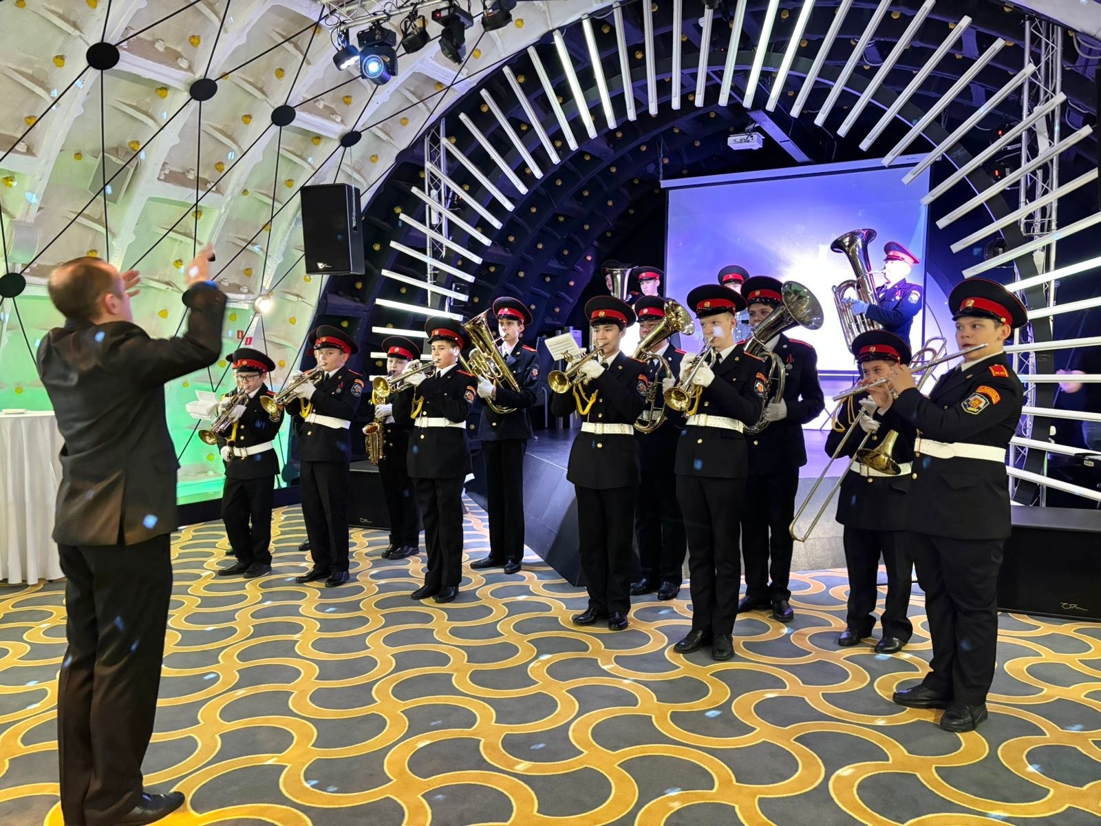 Оркестранты школы №1770 выступили на территории военно-исторического музея «Бункер-42». Фото: официальная страница школы №1770 в социальных сетях