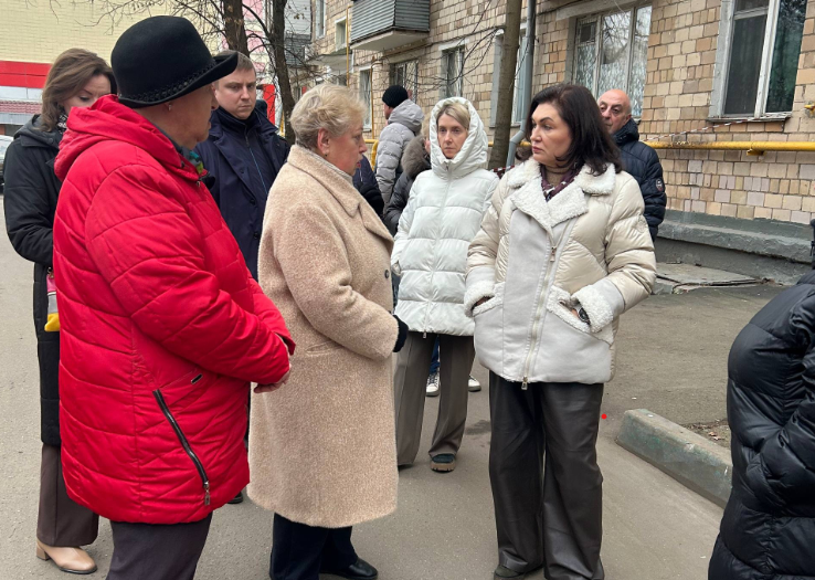 Обход территорий организовала глава управы района Нагатинский Затон. Фото: официальная страница управы района Нагатинский Затон в социальных сетях