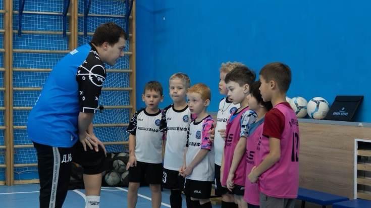 Открытая тренировка прошла в ФШ «Адмирал-ВМФ». Фото: официальная страница Футбольной школы «Адмирал-ВМФ» в социальных сетях