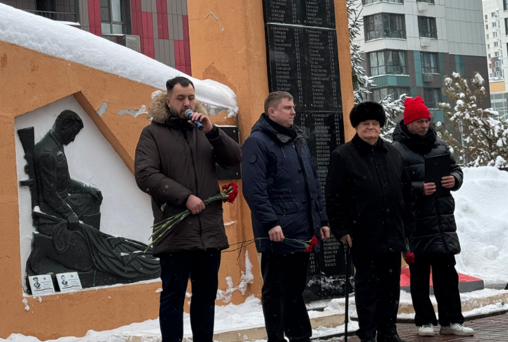 Акция в честь Дня защитника Отечества прошла в Нагатинском Затоне. Фото: официальная страница управы района Нагатинский Затон в социальных сетях